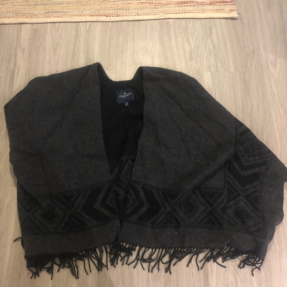 American Eagle poncho/cape